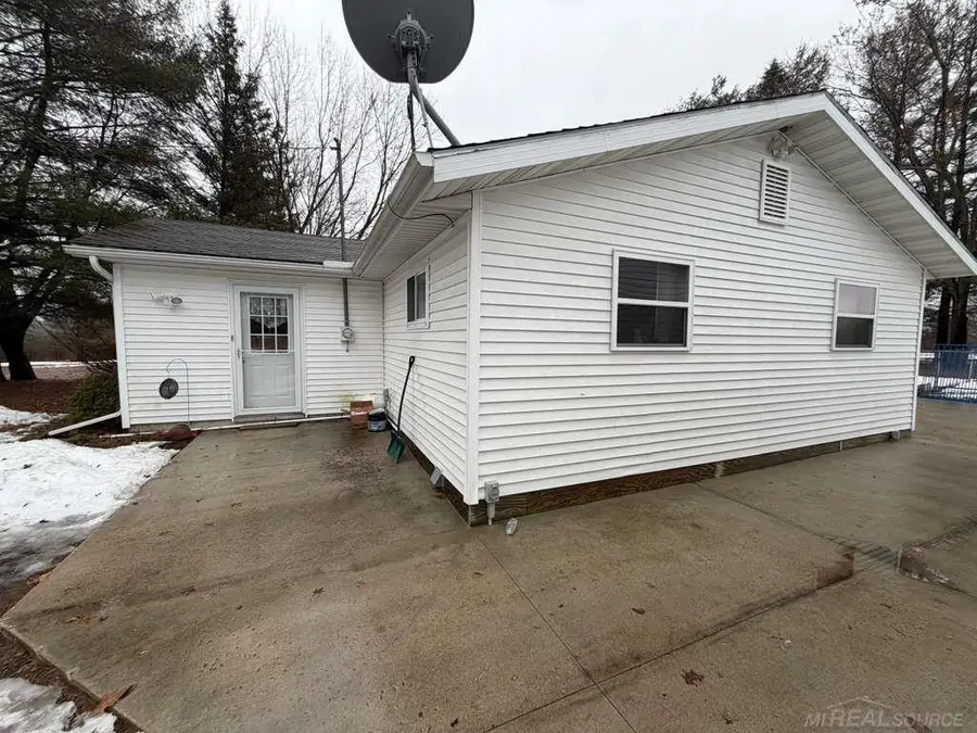 2161 N Bringold AVE, Harrison, MI 48625 - #3