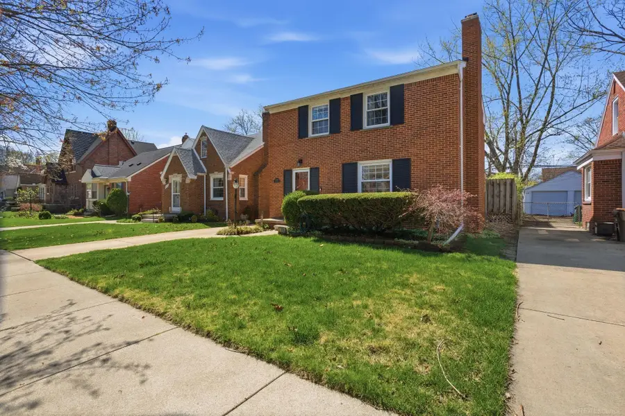 2073 Hawthorne, Grosse Pointe Woods, MI 48236 - #2