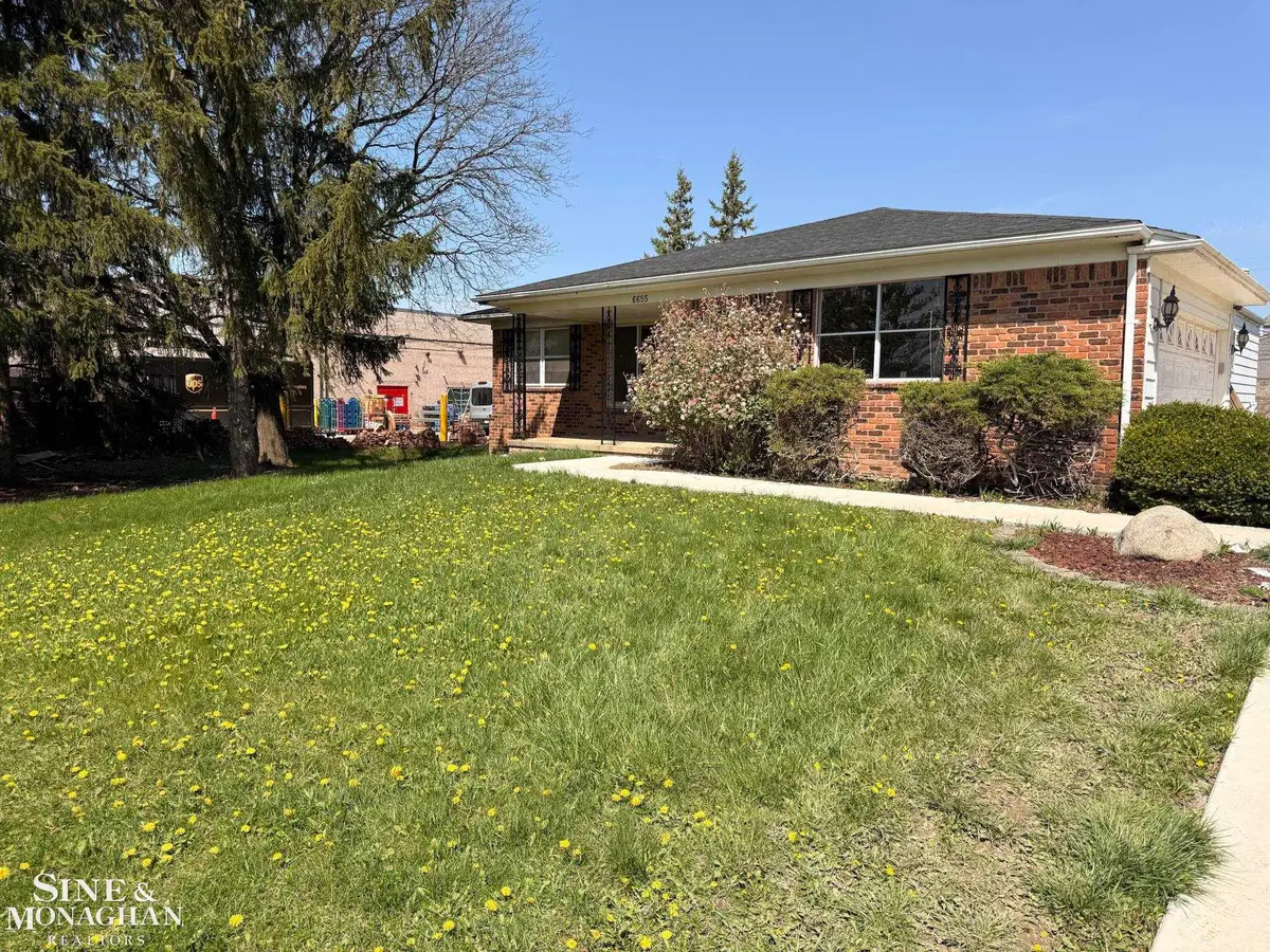 6655 Lee Crest DR, West Bloomfield, MI 48322 - #1