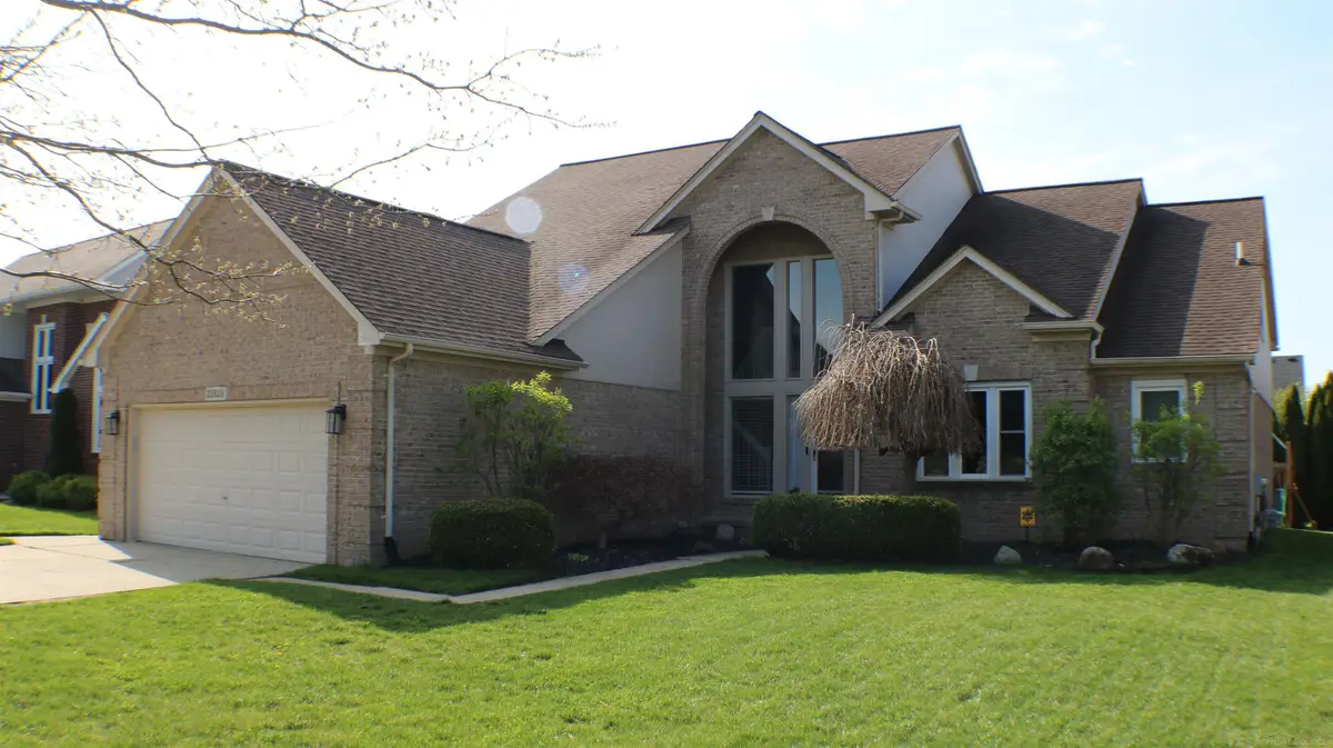 21528 Mackenzie DR, Macomb, MI 48044 - #1