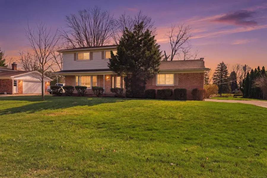 53236 Bancroft DR, Shelby, MI 48316 - #2