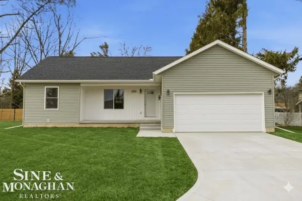 1250 18th ST, Marysville, MI 48040