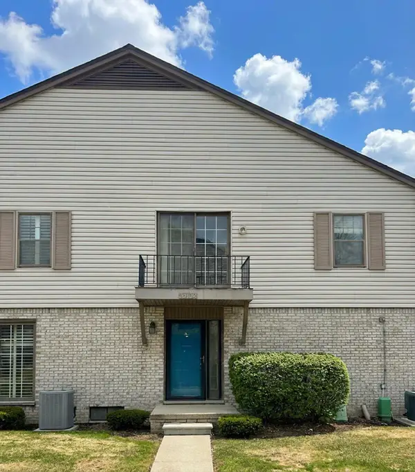 35132 N Bay CIR, HarrisonTownship, MI 48045