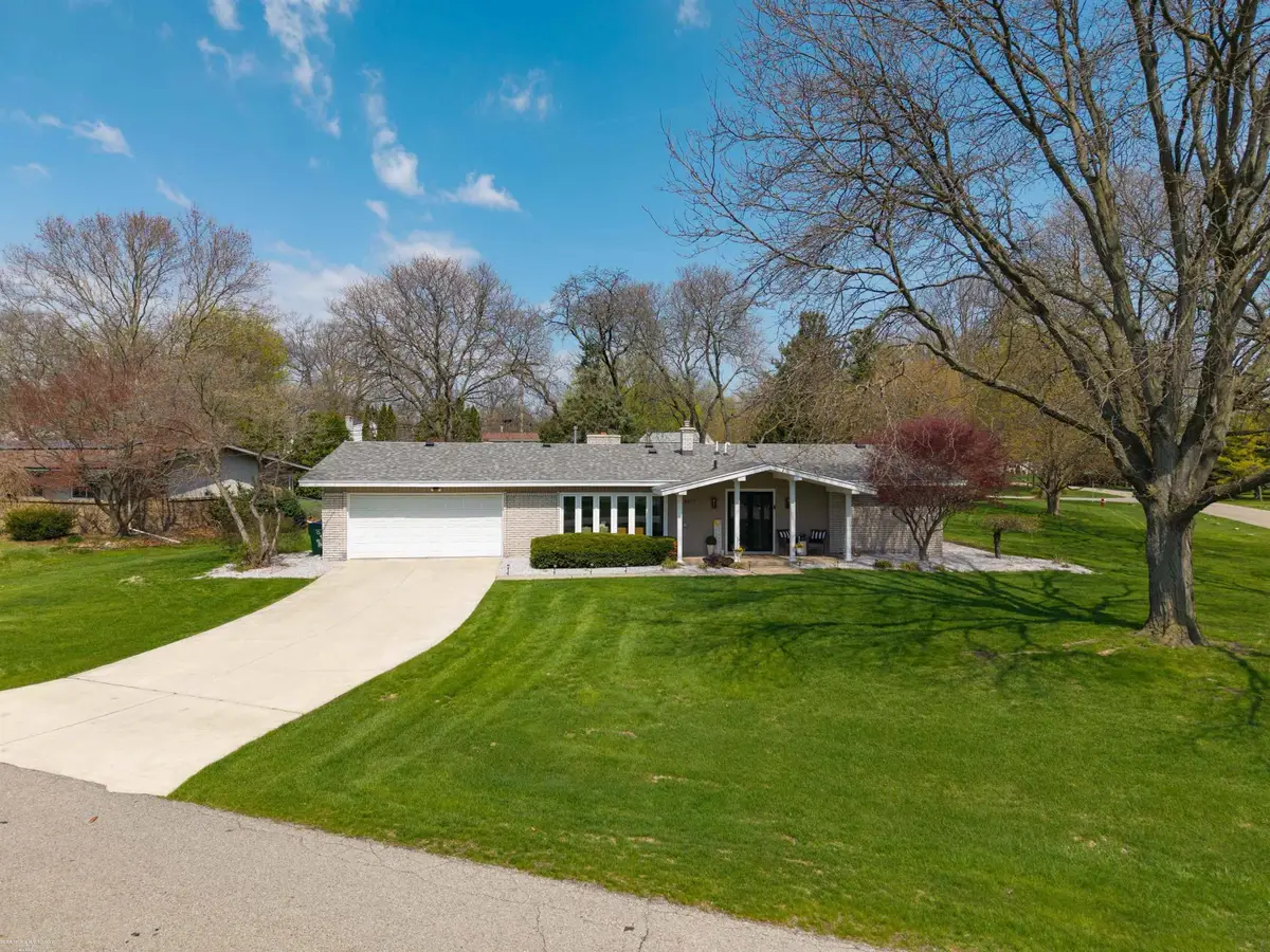 8995 Carriage hill DR, Shelby, MI 48317 - #1