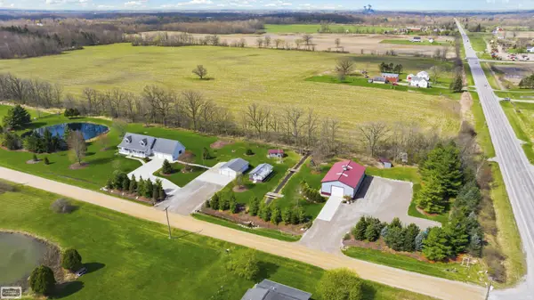 4453 Lone Oak DR, Capac, MI 48014