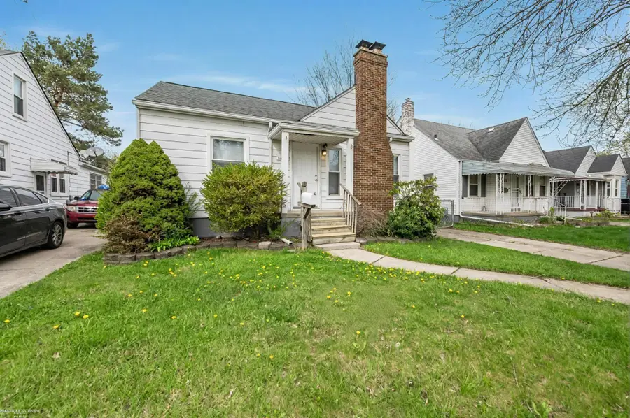 20293 Washtenaw ST, Harper Woods, MI 48225 - #2