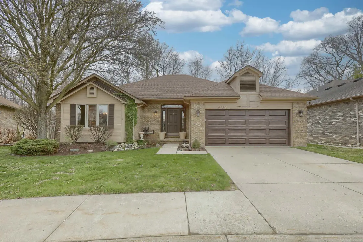 38895 Ridgeview CIR, Clinton, MI 48036 - #1