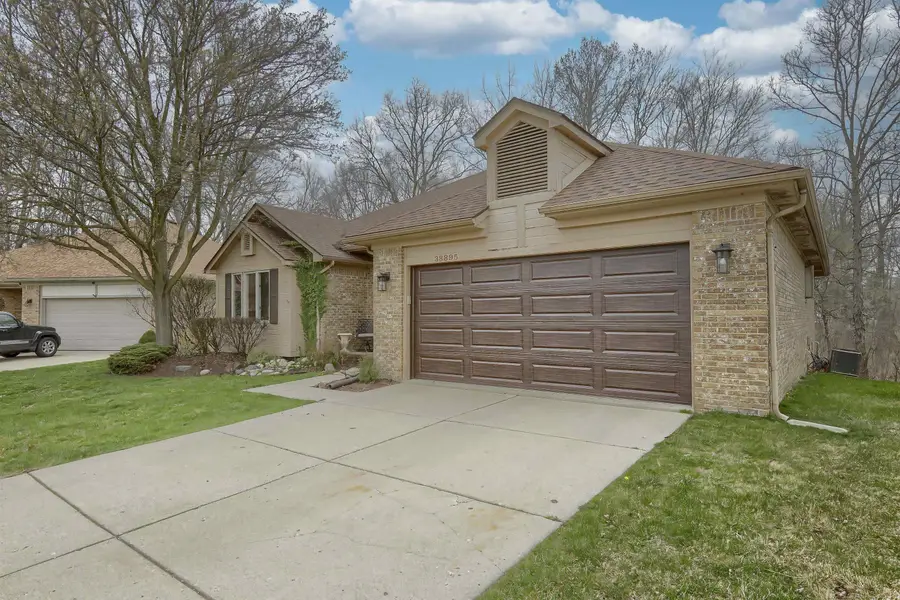 38895 Ridgeview CIR, Clinton, MI 48036 - #3