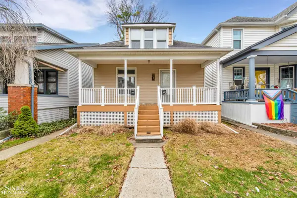 1083 Lakepointe ST, GrossePointePark, MI 48230