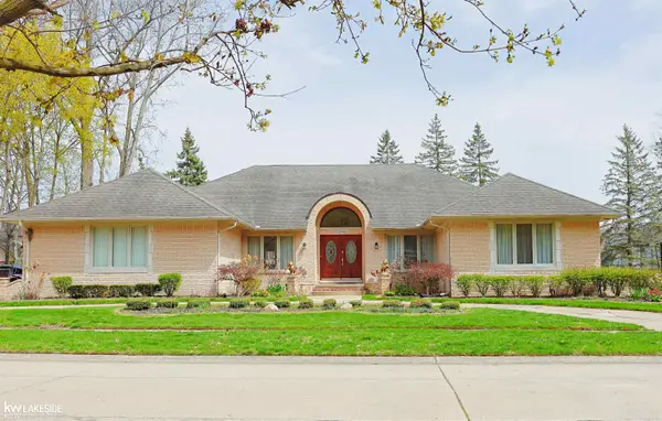 53710 Wellington DR, Shelby, MI 48315