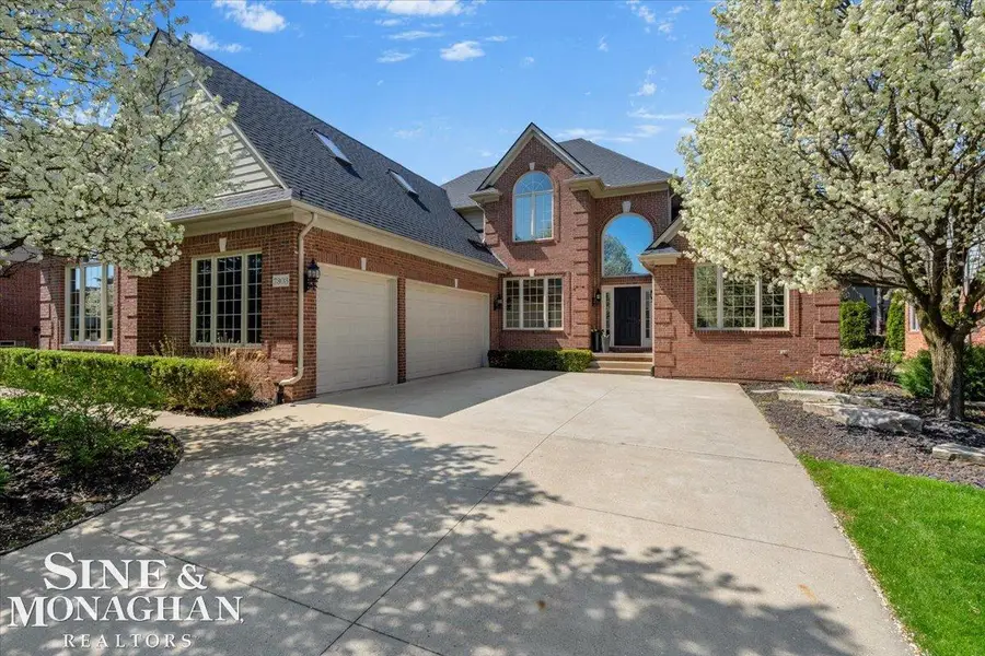 7303 William DR, Shelby, MI 48316 - #2