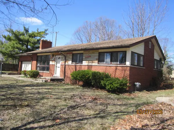21181 Gordon RD, StClairShores, MI 48081