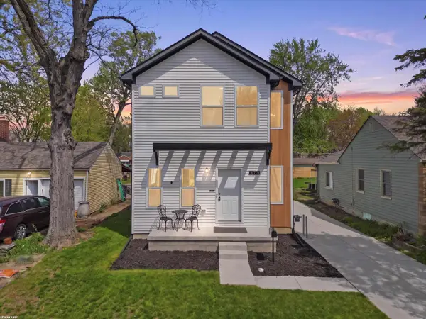 21719 Elizabeth ST, StClairShores, MI 48080