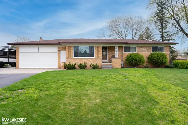 2932 Silverstone LN, Waterford, MI 48329