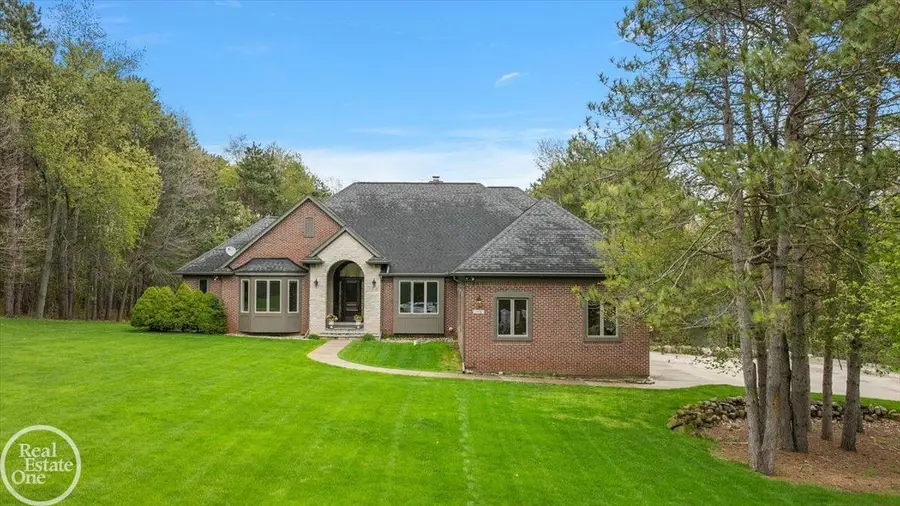 170 Fern DR, Addison, MI 48367 - #2
