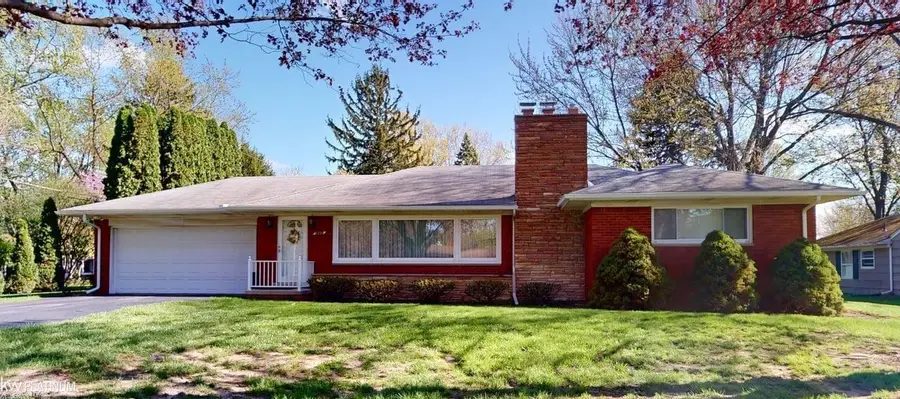 1331 Fieldway DR, Bloomfield, MI 48302 - #2