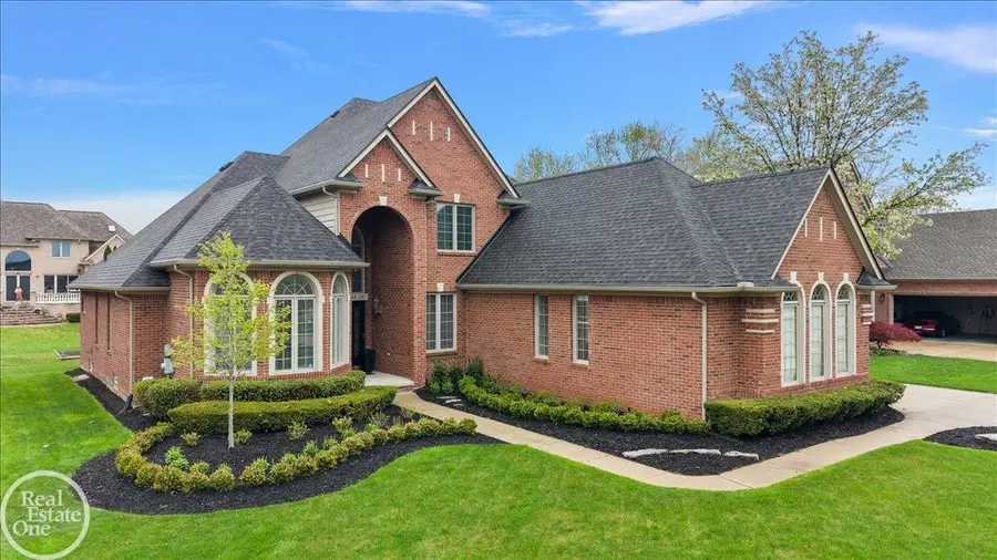 57409 Stonebriar DR, Washington, MI 48094 - #2