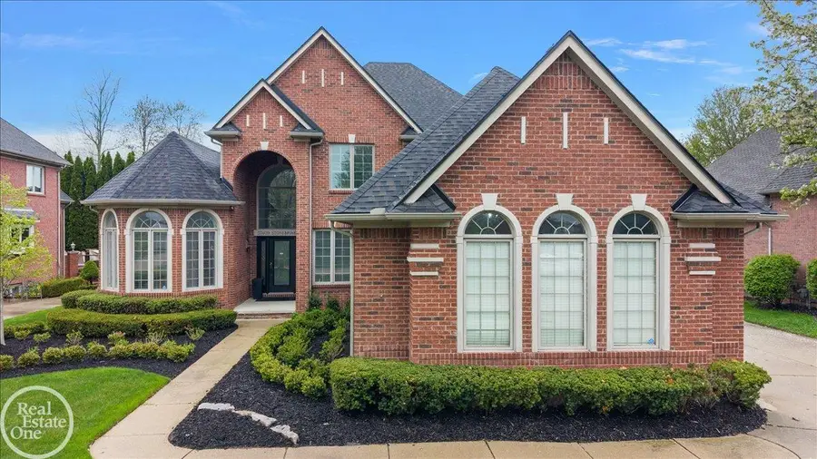 57409 Stonebriar DR, Washington, MI 48094 - #3