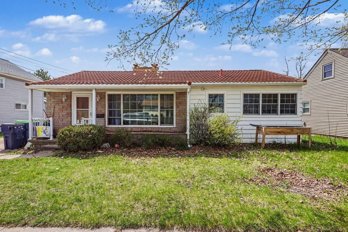 306 Sanson ST, Bay City, MI 48706 - #1