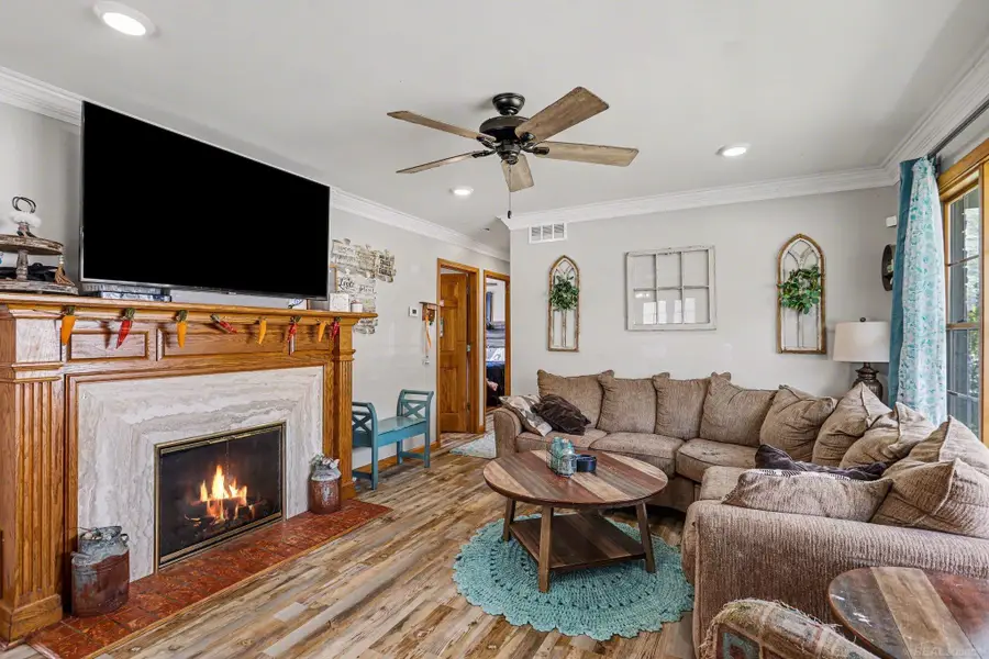 306 Sanson ST, Bay City, MI 48706 - #2