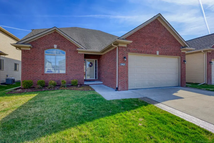 30028 Danvers DR, Chesterfield, MI 48051 - #2