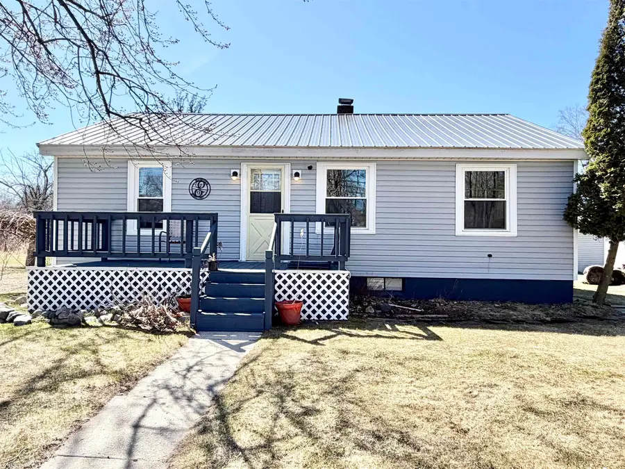 607 Maple ST, Tawas City, MI 48763 - #2
