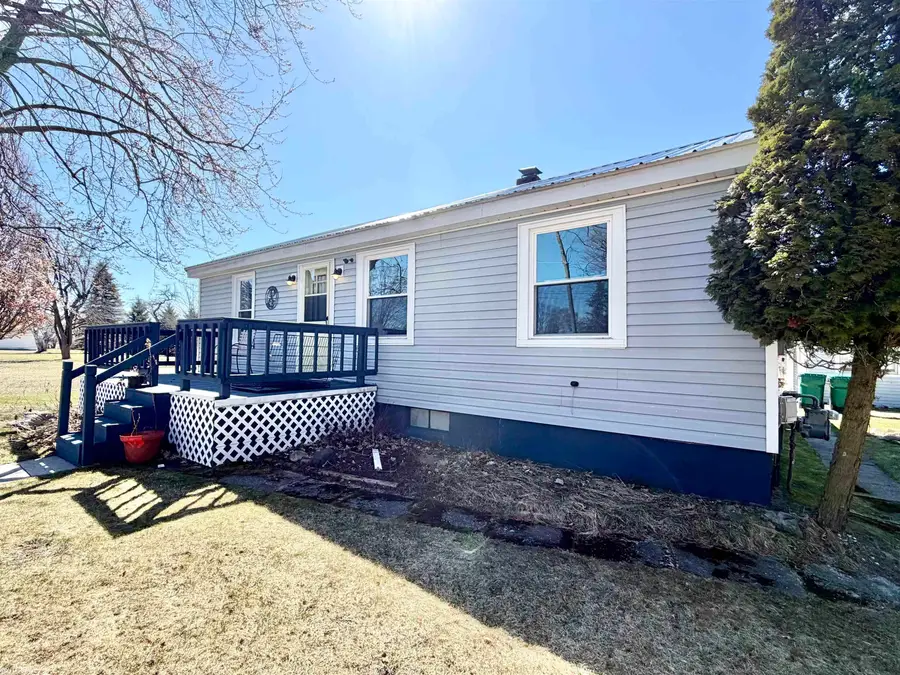 607 Maple ST, Tawas City, MI 48763 - #3
