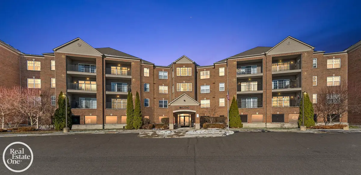 2118 Country Club DR, Saint Clair Shores, MI 48082 - #1