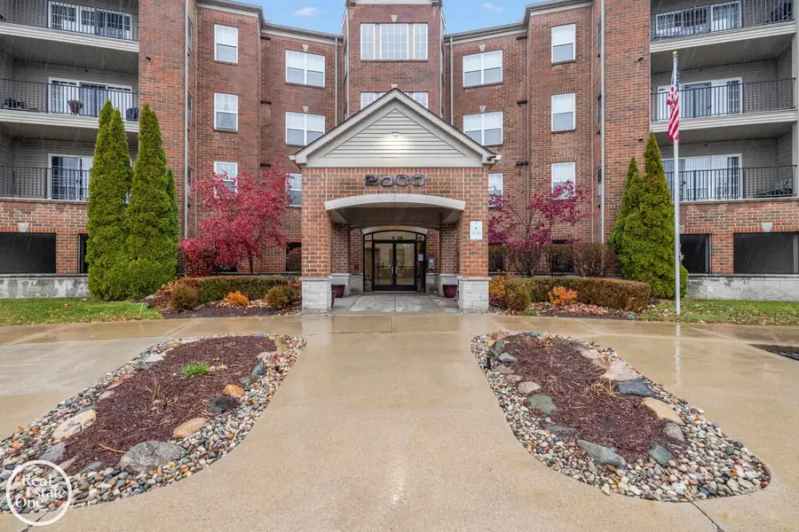 2118 Country Club DR, Saint Clair Shores, MI 48082 - #3