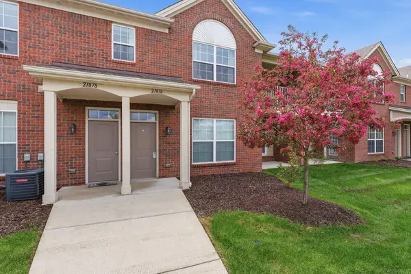 21876 Aberdeen DR, Macomb, MI 48402