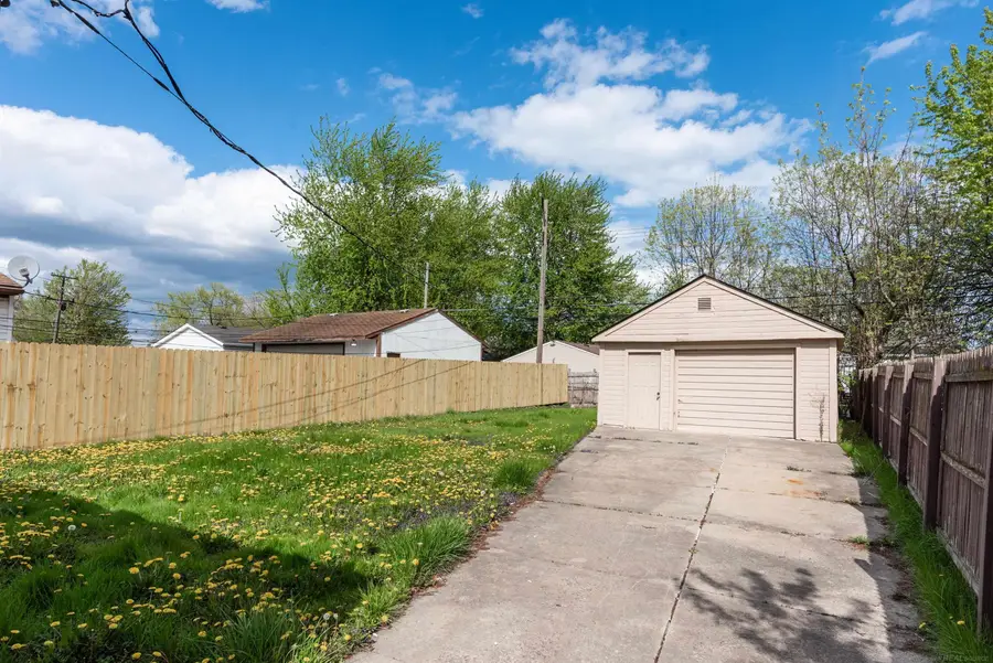26620 Belleair ST, Roseville, MI 48066 - #3