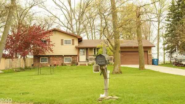 695 Knodt RD, Essexville, MI 48732