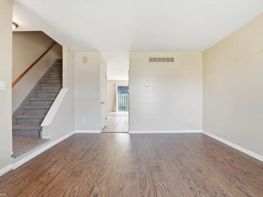38150 Jamestown DR, Sterling Heights, MI 48312 - #2