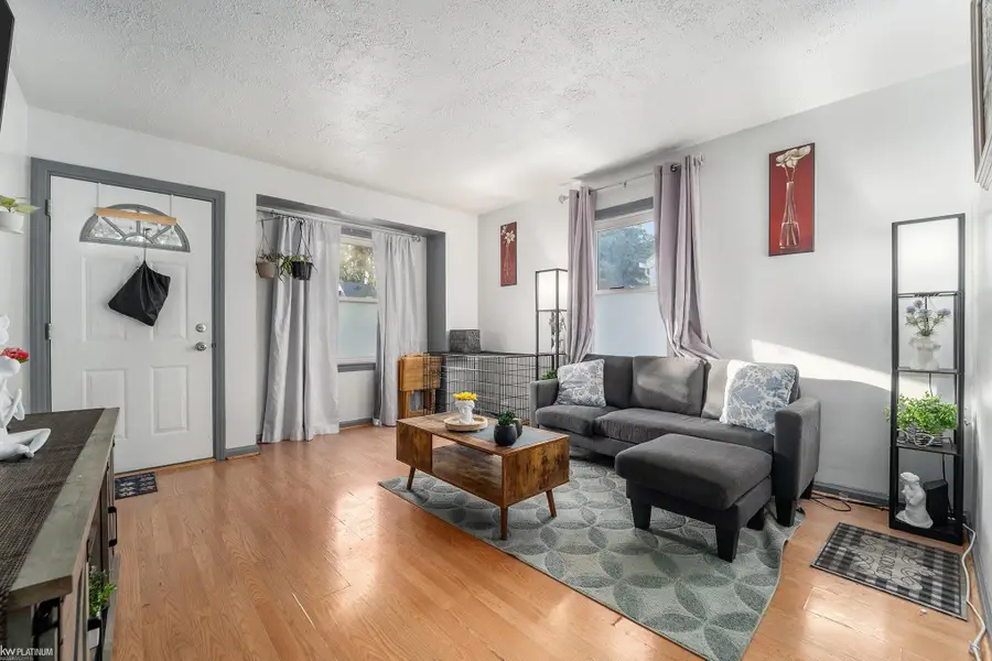 22076 Tuscany AVE, Eastpointe, MI 48021 - #3