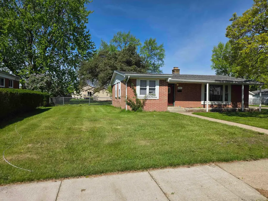 27815 Shock ST, Saint Clair Shores, MI 48081 - #3