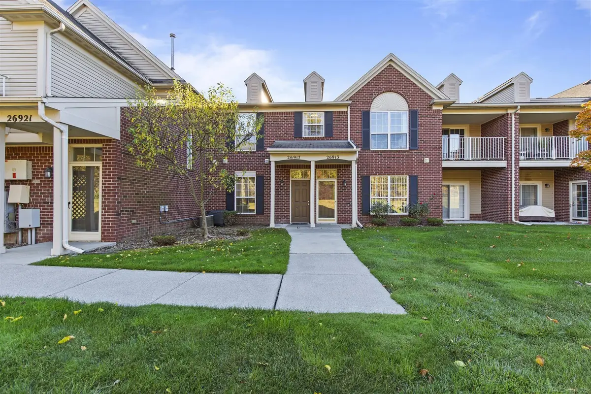 26917 Carrington PL, Harrison Township, MI 48045 - #1