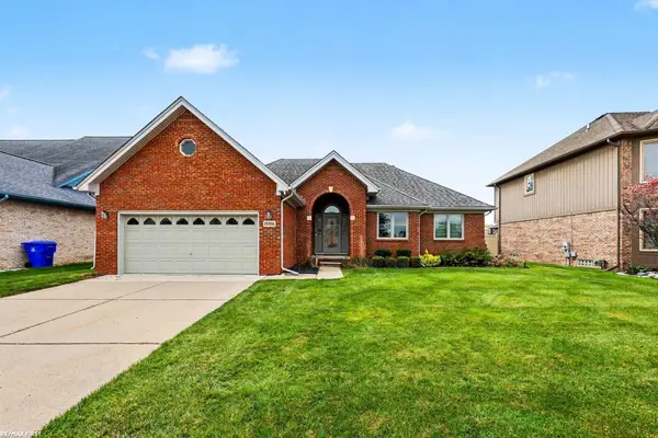 15916 French Creek DR, Fraser, MI 48026
