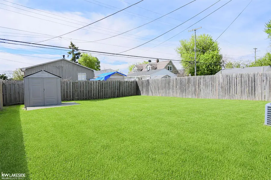 20432 Nicke ST, Clinton Township, MI 48035 - #2