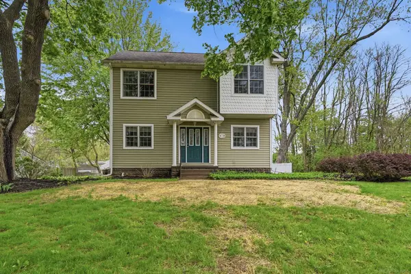 112 S Winding DR, Waterford, MI 48328
