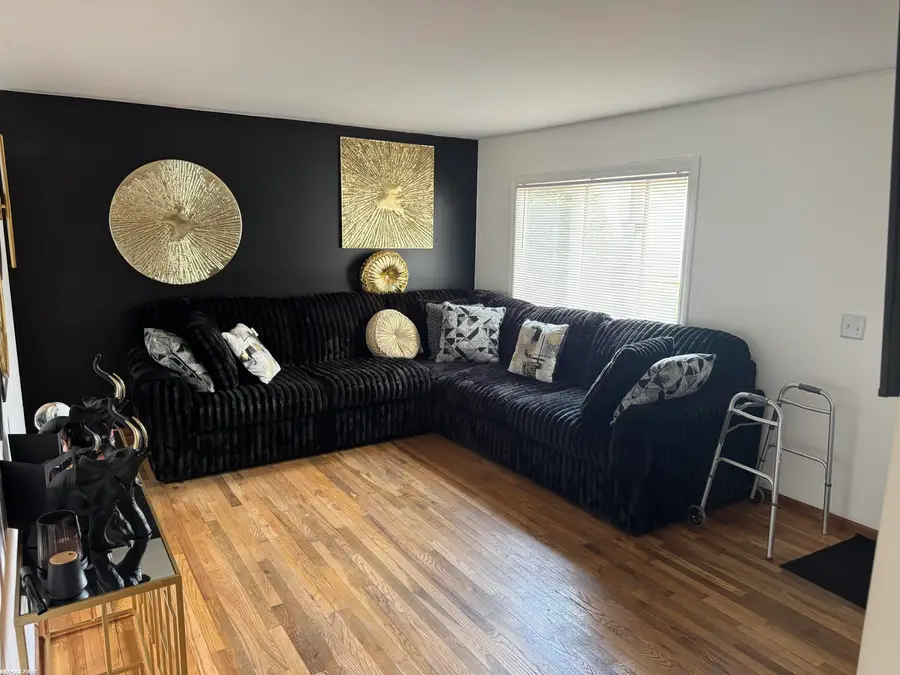 6095 S Mohawk AVE, Ypsilanti, MI 48197 - #2