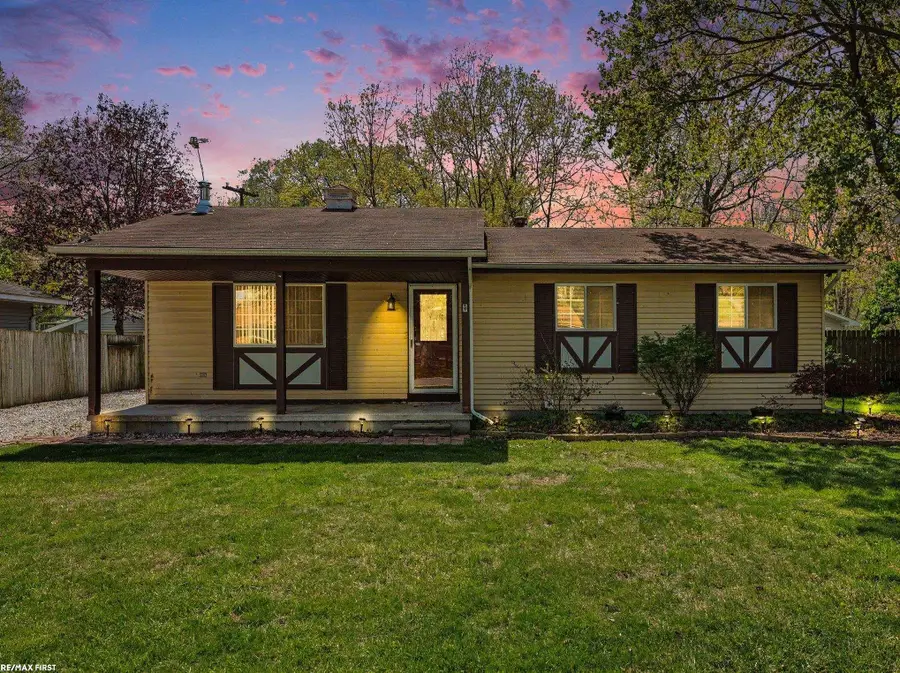 371 Colonial LN, Algonac, MI 48001 - #2