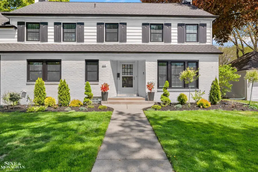 652 Pemberton RD, Grosse Pointe Park, MI 48230 - #3