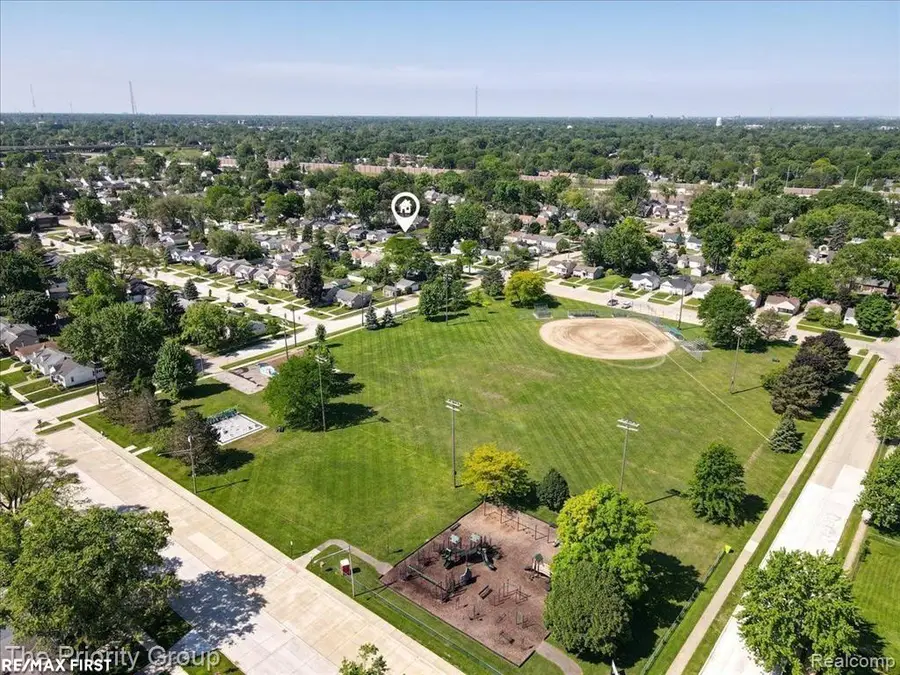 26115 Barrington ST, Madison Heights, MI 48071 - #3