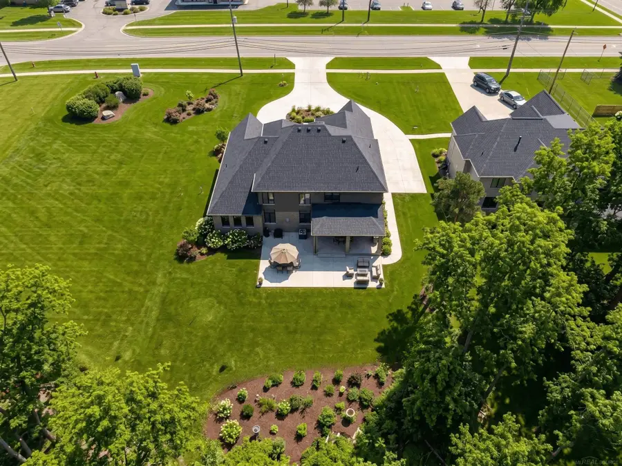 1055 Avon RD, Rochester Hills, MI 48307 - #3