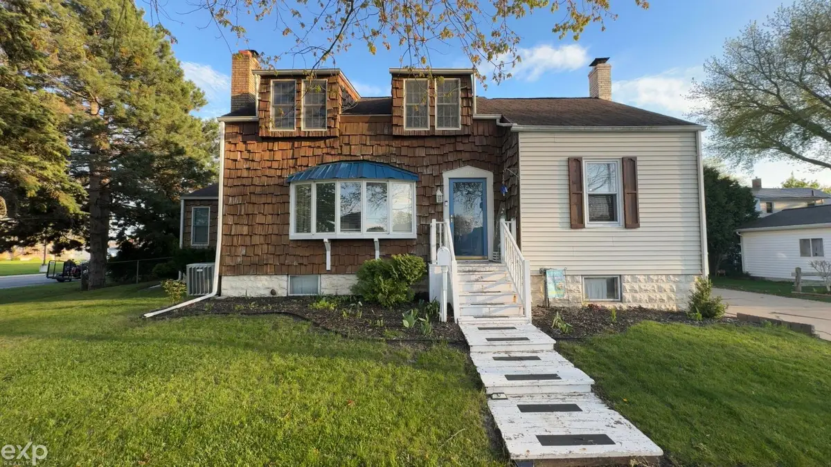 1506 Mercer ST, Essexville, MI 48732 - #1