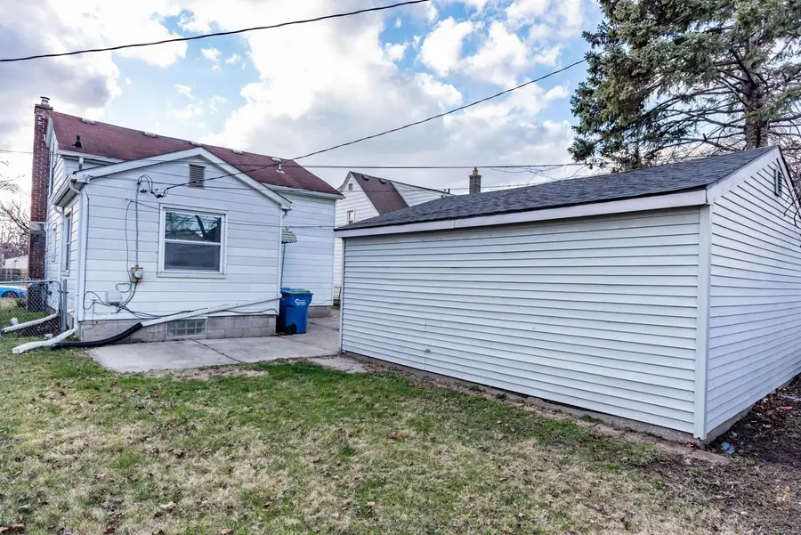 23742 Stewart AVE, Warren, MI 48089 - #3