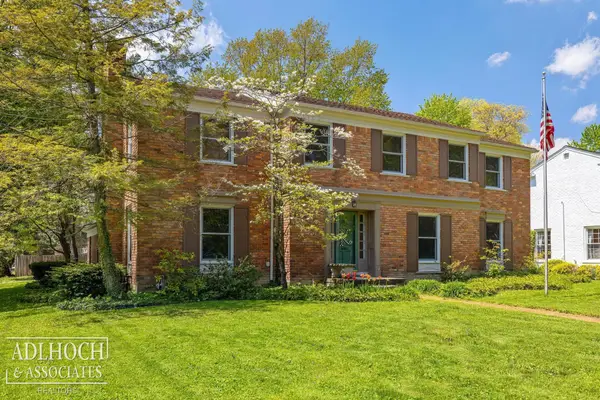 393 Lakeland ST, GrossePointe, MI 48230
