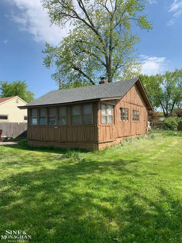 3103 10th RD, Monroe, MI 48162
