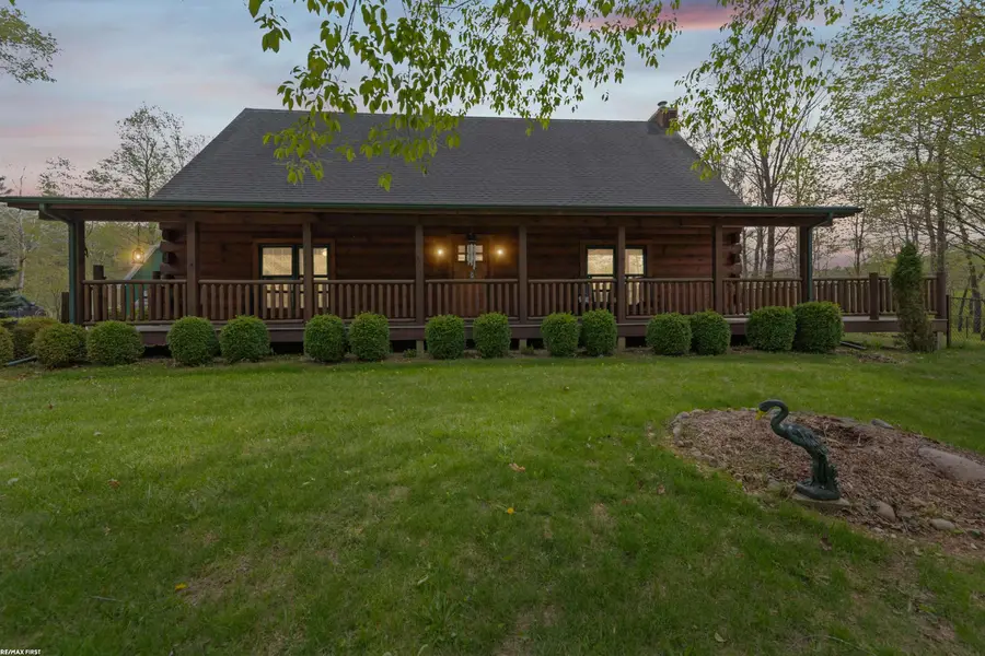 5562 Casey RD, Dryden, MI 48428 - #2