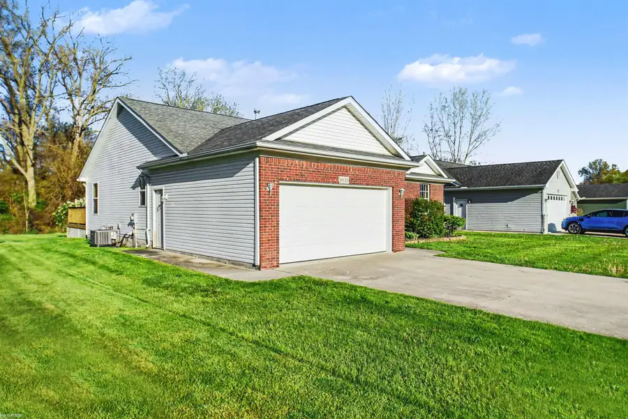 9533 Amy RD, Algonac, MI 48001 - #2
